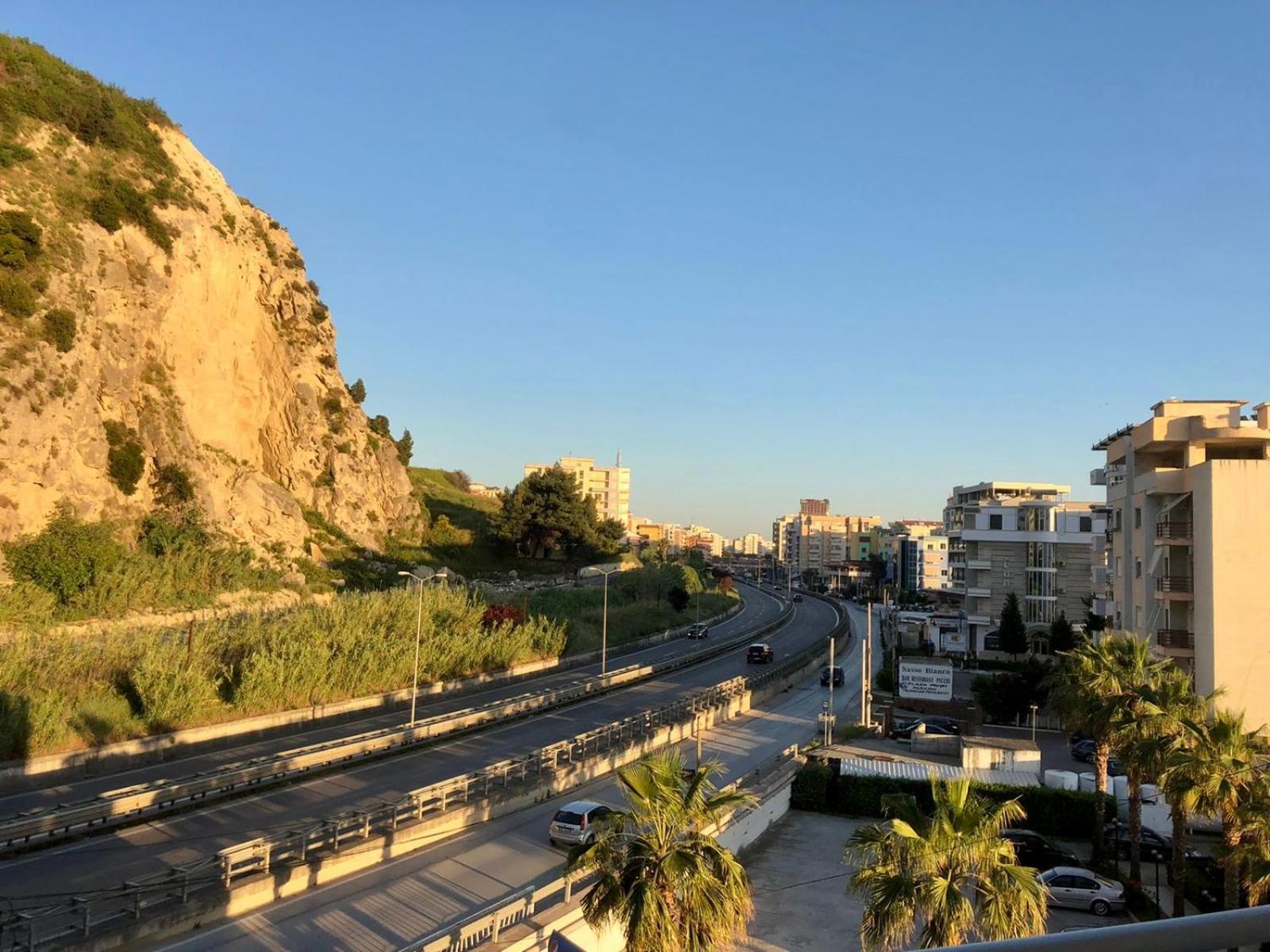 Apartment Ermest ,Kavaje Rock Durrës Exteriér fotografie