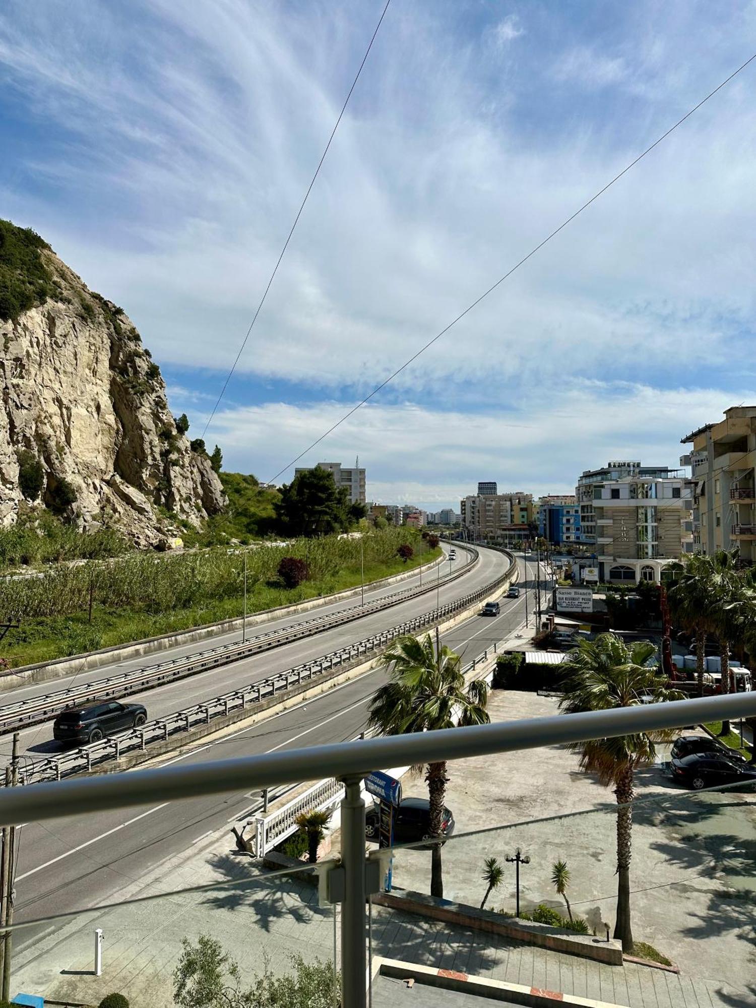 Apartment Ermest ,Kavaje Rock Durrës Exteriér fotografie